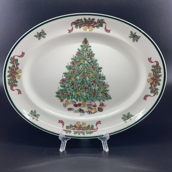 Johnson Bros. Victorian Christmas Tree 12" x 9 1/4" Oval Serving Platter Plate - Picture 1 of 6